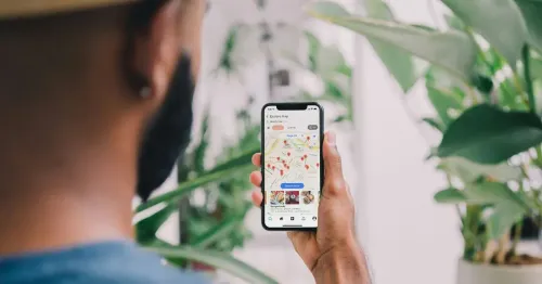 Tech-Driven Tourism: How Apps Are Changing Cultural Travel Experiences